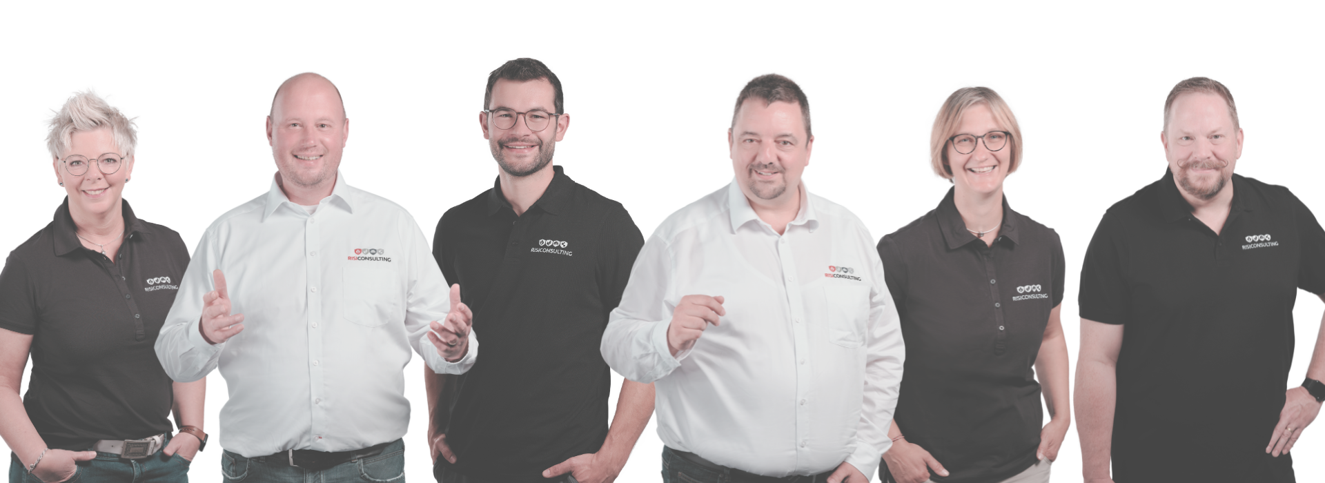 Beratungsteam der RISICONSULTING Teamfoto mit zwei Frauen und 4 Männern